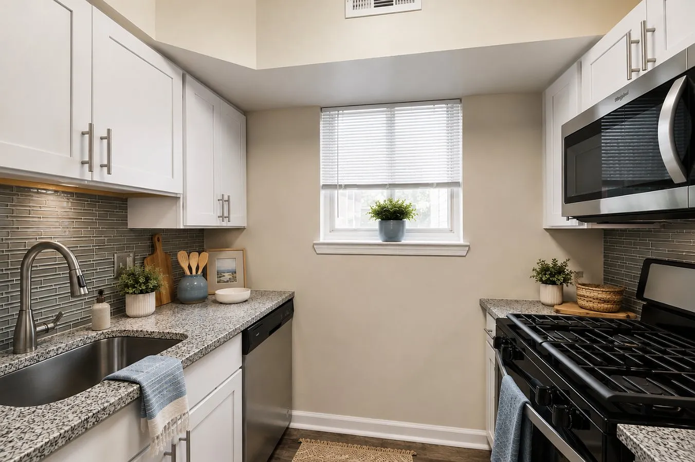 Glen Mar Apartment Homes — Photo 1