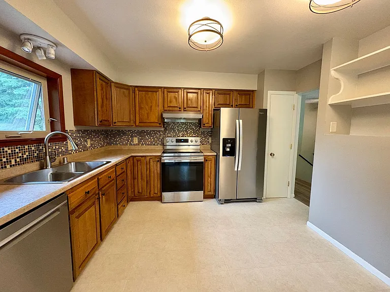 1309 Overhill Dr — Photo 9