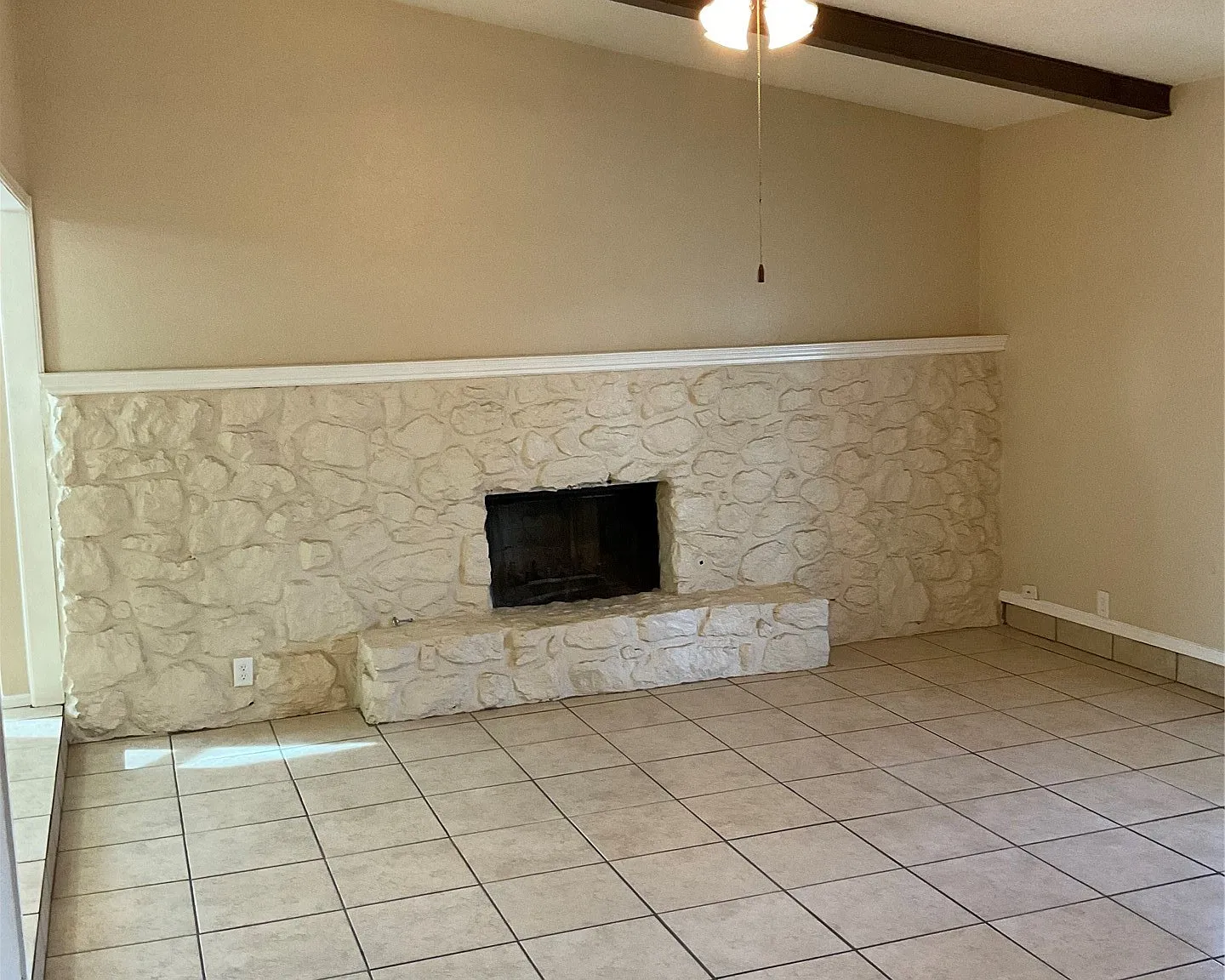 3 bed, 2.0 bath, 1487 sqft, $1,650 — Photo 3