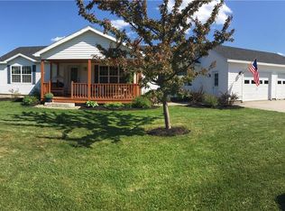 8 Perry Dr, Winterport, ME 04496