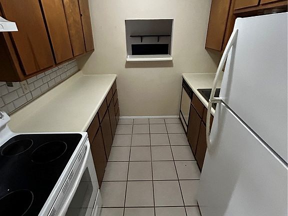 5th image of 1902 Dartmouth St APT M5