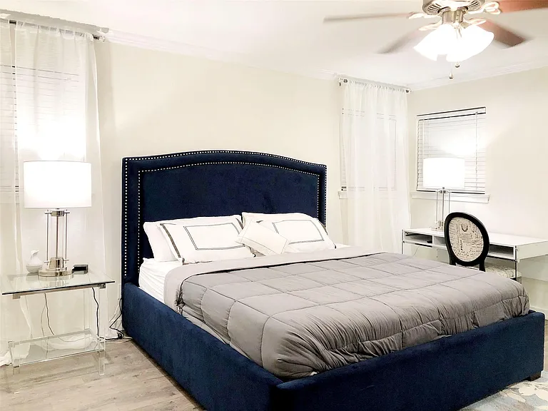 10807 Marsh Ln — Photo 3