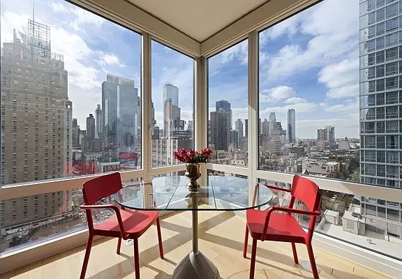 5th image of 247 W 46th St APT 2903