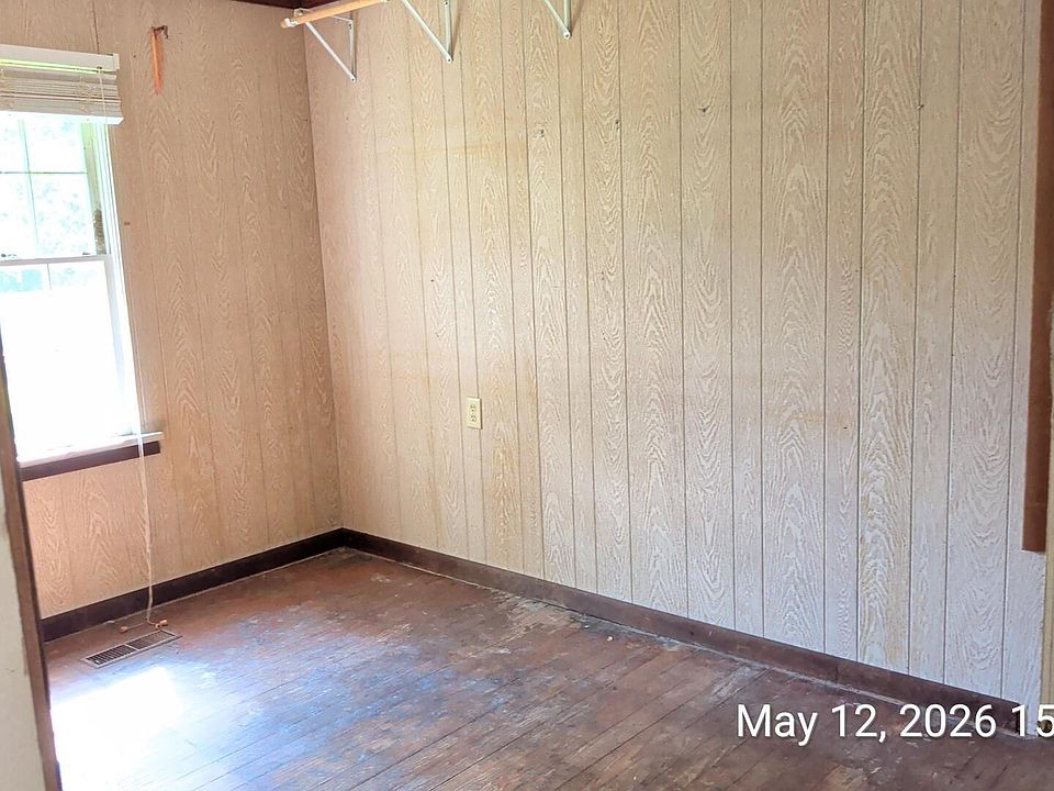 10th image of 2936 E Highland St