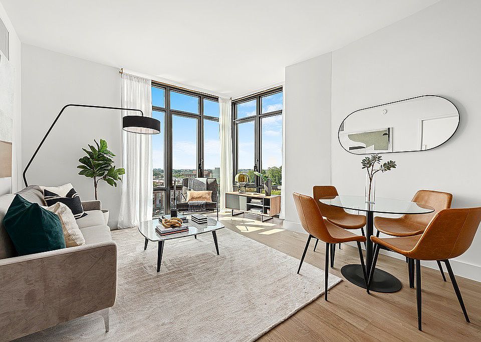 1st image of 92-27 160th St #12105