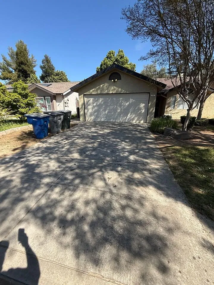 6154 N Carica Ave — Photo 1