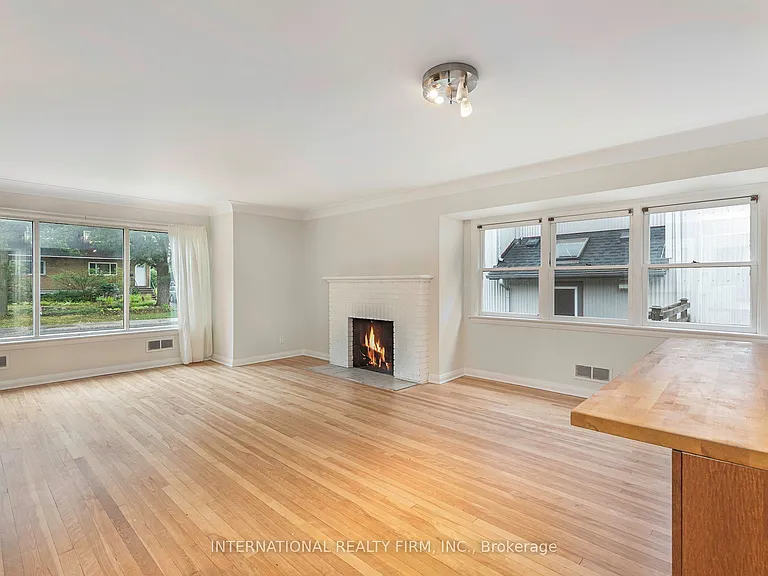 323 Lanark Ave N — Photo 9