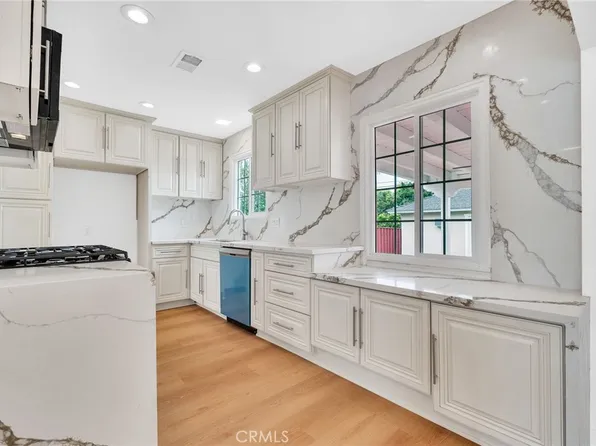 20756 Saticoy St, Winnetka, CA 91306