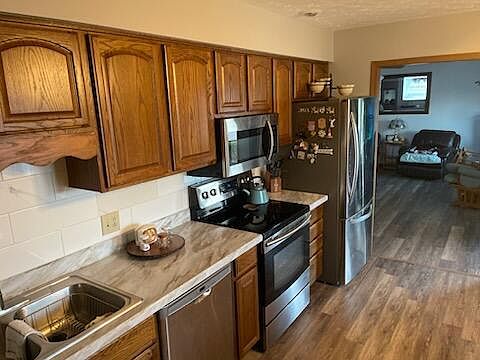 3rd image of 344 Bishop Dr