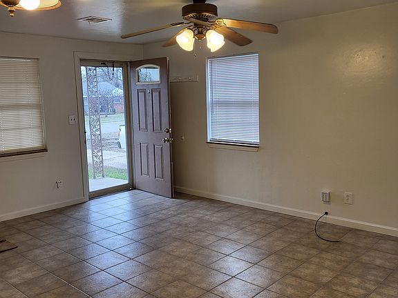 3rd image of 1021 Mallard Dr