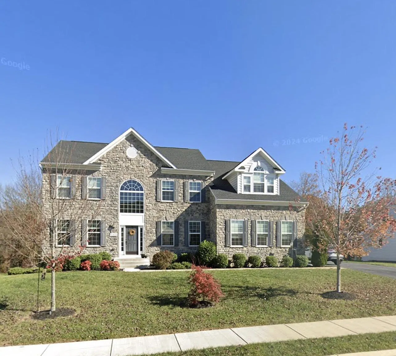 6 bed, 5.5 bath, 4458 sqft, $5,000 — Photo 1