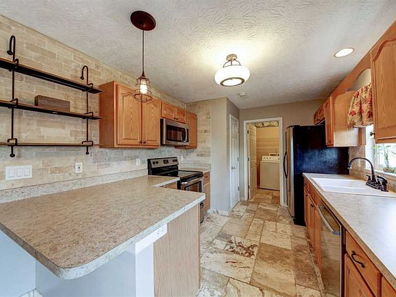 4th image of 752 Mallard Dr