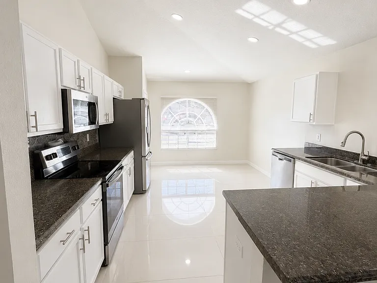 31406 Kirkshire Ct — Photo 5