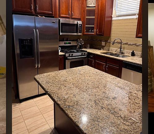 4th image of 6209 N Washtenaw Ave #G