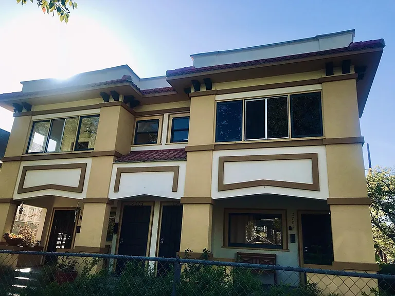 2703 Kenwood Ave — Photo 10