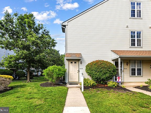 2nd image of 1404 Denham Ct