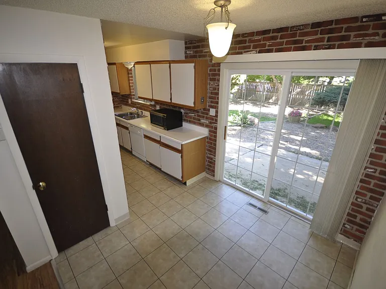 920 Ponderosa Dr — Photo 5