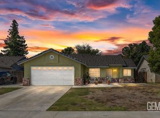 5609 Sugar Pine Dr, Bakersfield, CA 93313