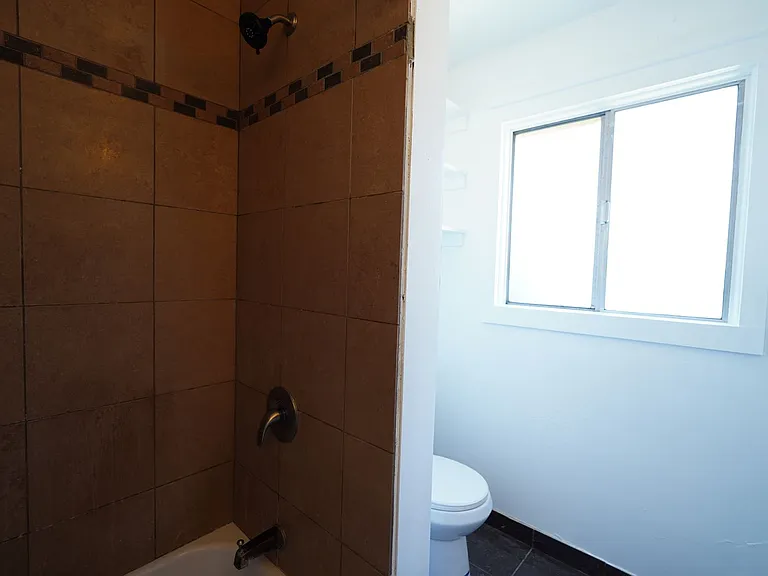 719 Esther Way — Photo 22