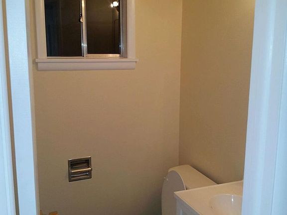 2nd image of 1001 SW A St