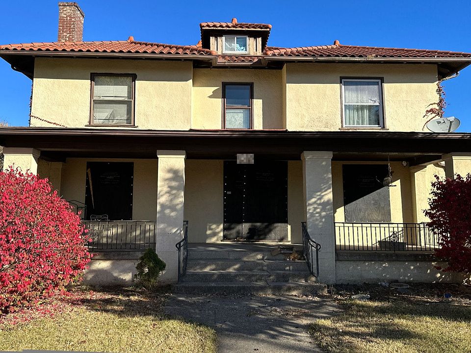 1st image of 1323 Huffman Ave E
