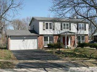 11909 Spruce Haven Dr, Saint Louis, MO 63146