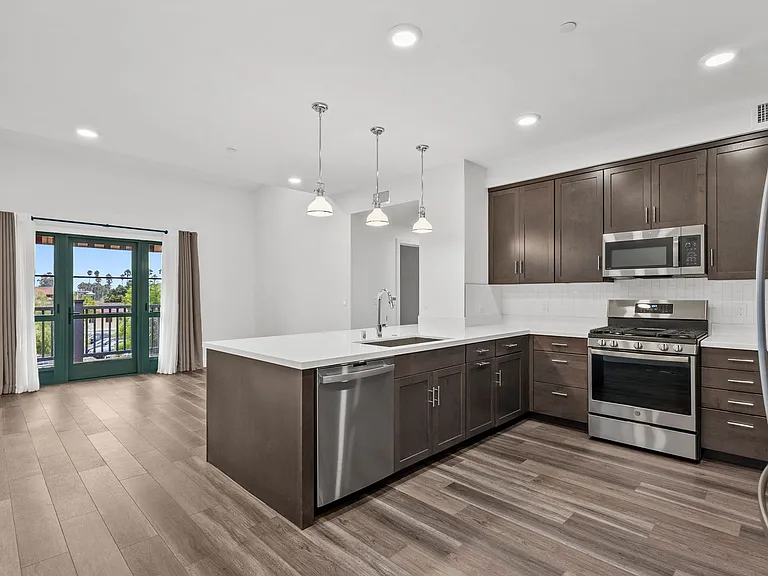 800 Santa Barbara St — Photo 12