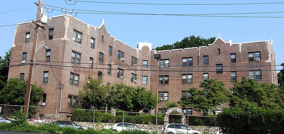 2nd image of 2 Stonelea Pl APT 10B