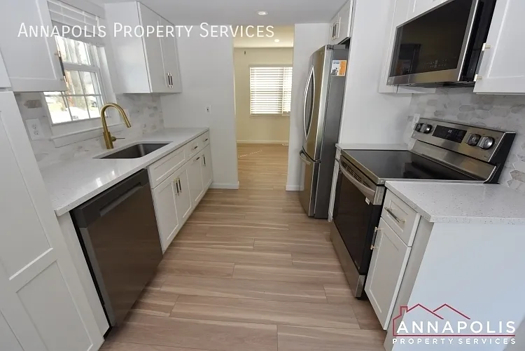 100 Conley Dr — Photo 3