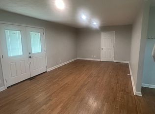 1316 Merchant Dr, Knoxville, TN 37912