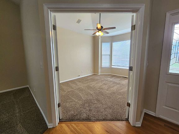 4th image of 22359 E Lake Ln