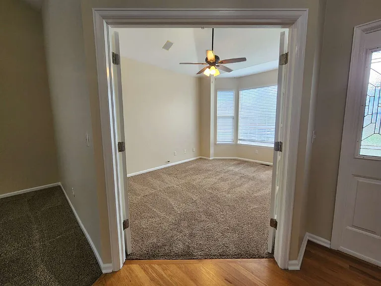 22359 E Lake Ln — Photo 4