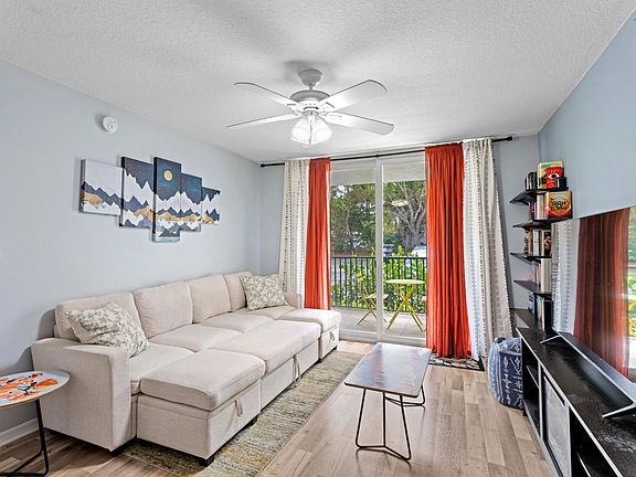 5th image of 1307 Villa Circle