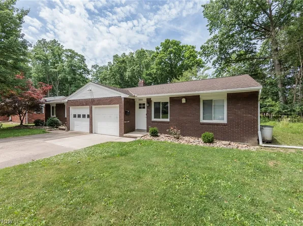 3862 & 3866 Seneca St, Stow, OH 44224