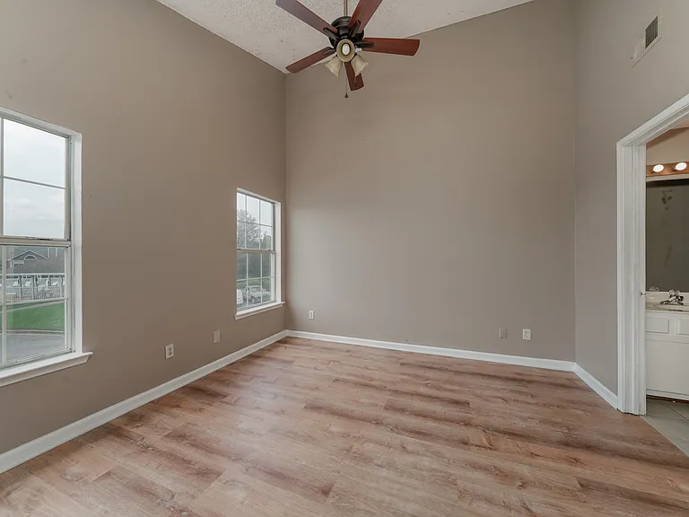 104 Waters Edge Ln #104 — Photo 11
