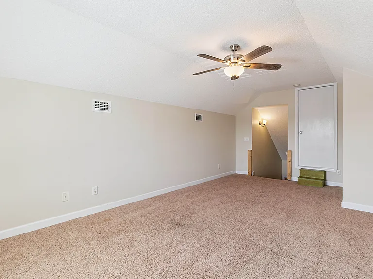 235 Wellington Pl — Photo 22