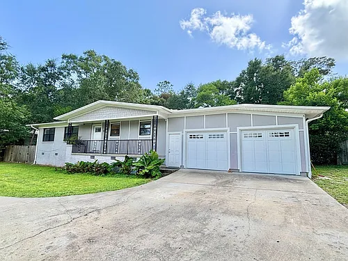 3331 Bayou Blvd Photo 1