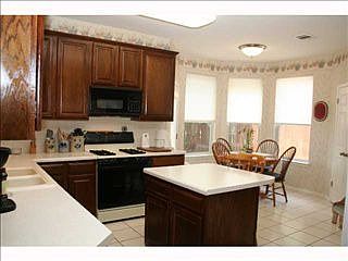 4th image of 2307 Sharon Dr