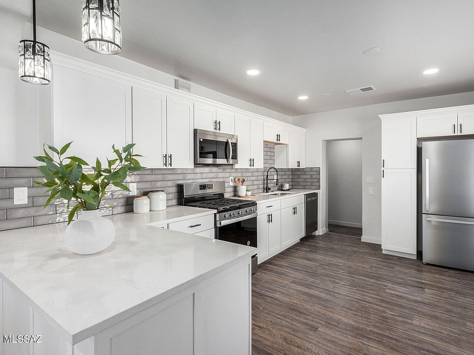 1st image of 3709 N Los Altos Ave