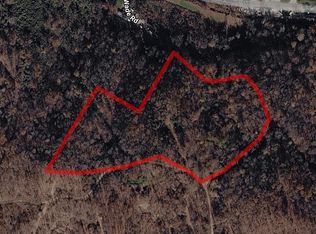 56 Wade Rd, Yawkey, WV 25573