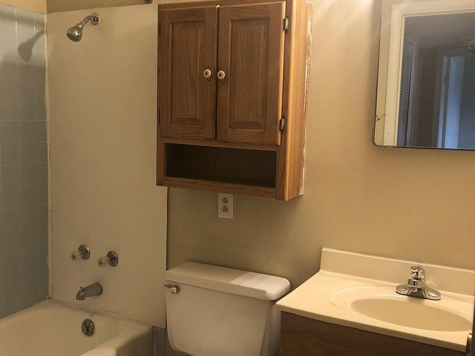 2nd image of 1405 W Kirby Ave APT 16