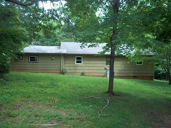 2nd image of 216 Courtland St