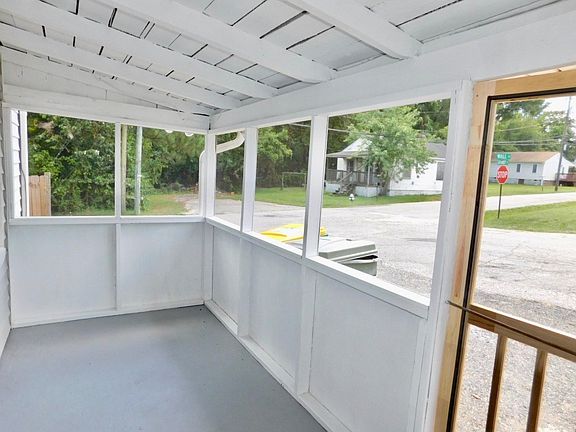 3rd image of 1211 Wall Ave