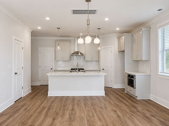 5th image of 4634 Dogwood Pl