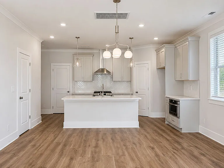 4634 Dogwood Pl — Photo 5