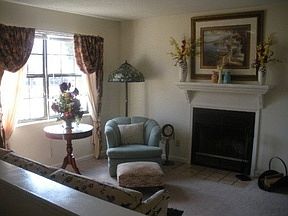 4th image of 1619 River Crest Dr