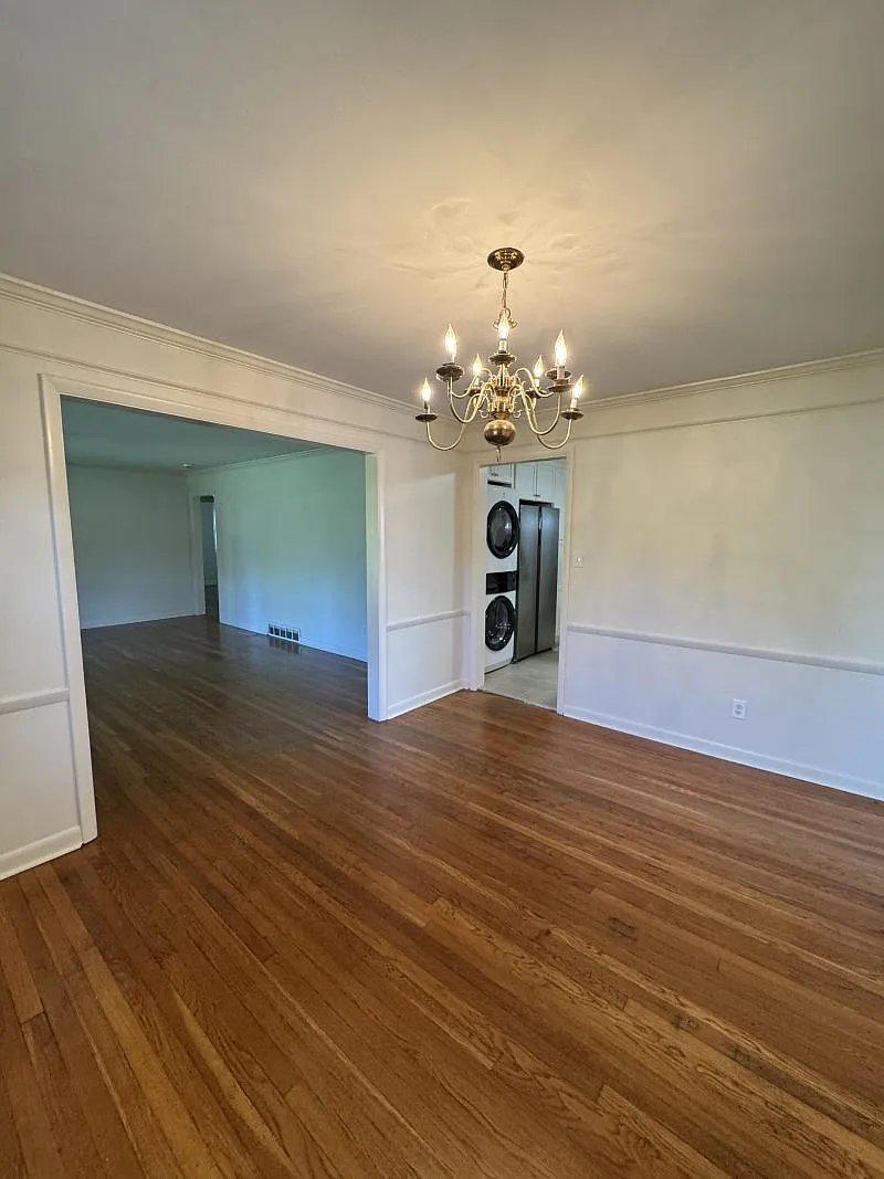 4 bed, 2.5 bath, 1854 sqft, $2,800 — Photo 4