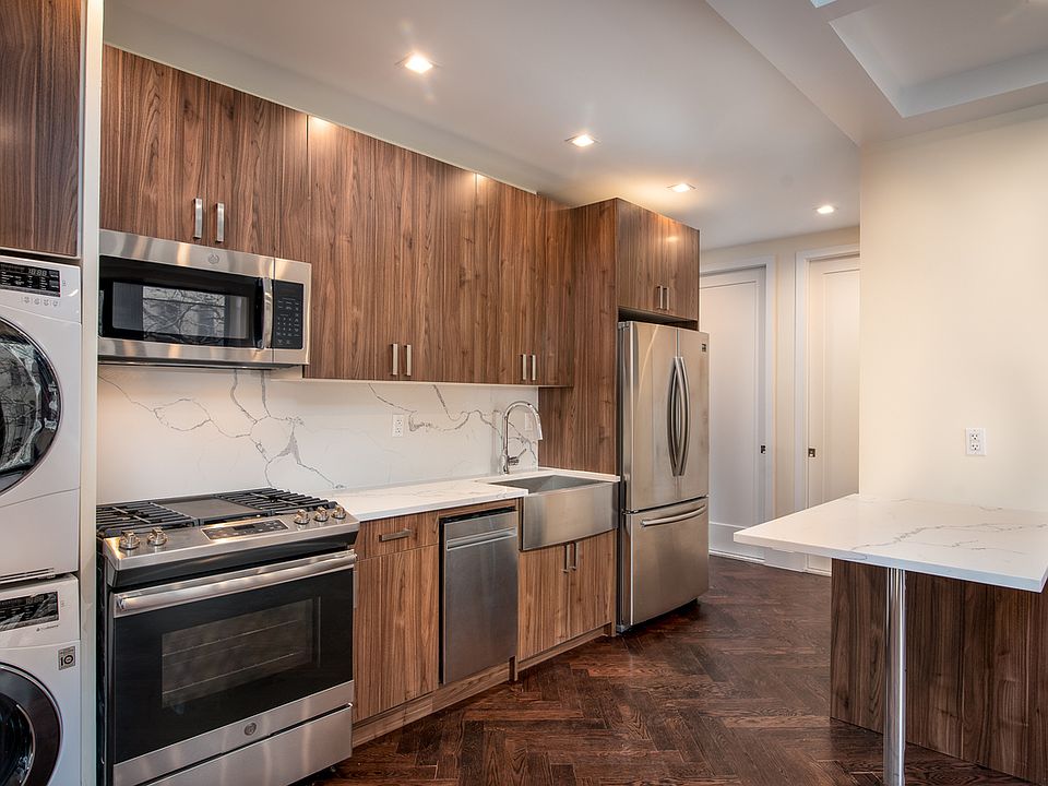 1st image of 921 Washington Ave #500