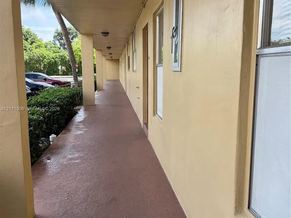 5901 NW 61st Ave APT 111, Fort Lauderdale, FL 33319