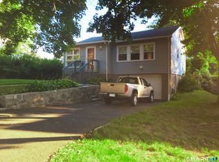 25 Rena Pl, Fairfield, CT 06825